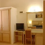 Continental 2* Masouri