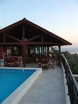 Continental Hotel Masouri