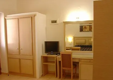Continental 2* Masouri