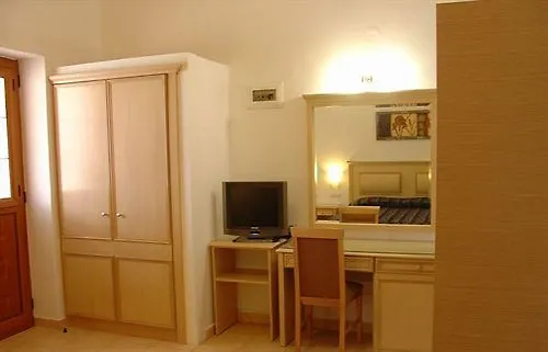 Continental 2* Masouri